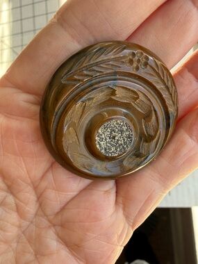 Vintage Large Brown Carved Lucite Style Button Leaf Berry Glitter Center 2 Hole